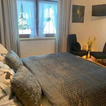Large, Detached In Muhr, Cleaning Included *