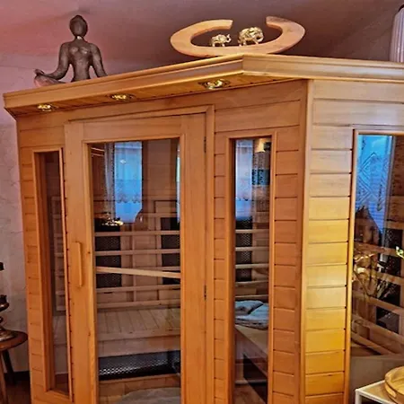 Large, Detached In Muhr, Cleaning Included *