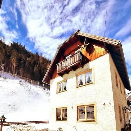 Large, Detached In Muhr, Cleaning Included *